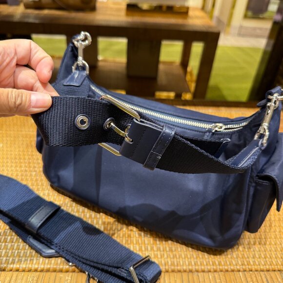 Best Price ‼️Tory Burch Nylon Convertible Shoulder Bag 164444 $450 - Picture 3 of 12